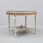 1320 5204 COFFEE TABLE